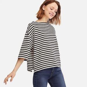 Uniqlo Black and White Striped Short Sleeve Tee